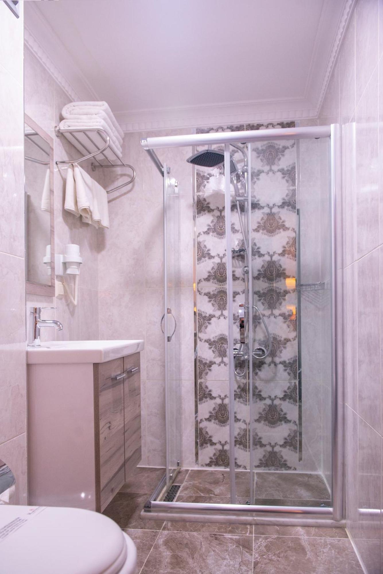 Karamans Sirkeci Suites Hotel Istanboel Buitenkant foto