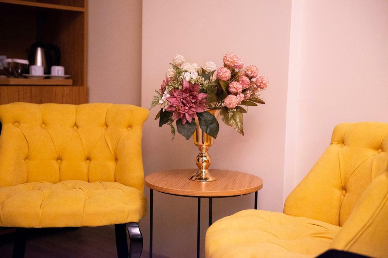 Karamans Sirkeci Suites Hotel Istanboel Buitenkant foto