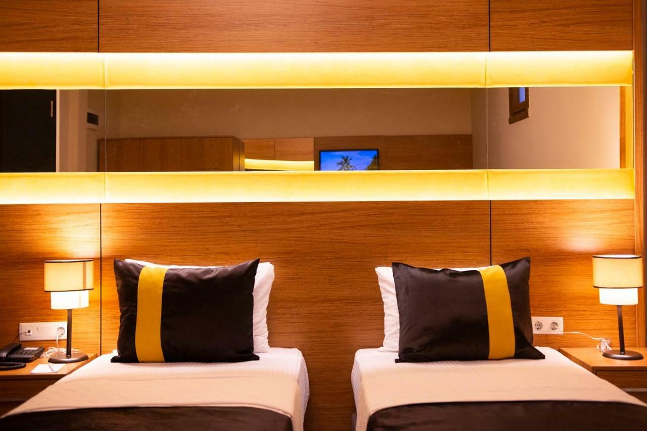 Karamans Sirkeci Suites Hotel Istanboel Buitenkant foto